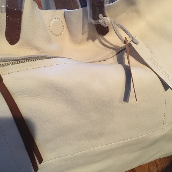 NWT Linea Pelle Cream Leather Tote W Stud Detail & Crossbody - Picture 4 of 15